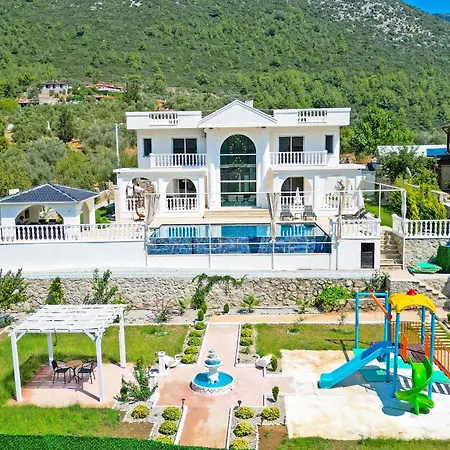 La Blanche * Φετιγιέ
